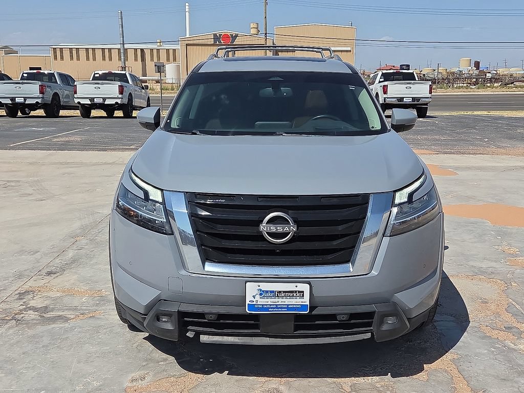 Used 2022 Nissan Pathfinder Platinum w/ Cargo Package FWD image 8