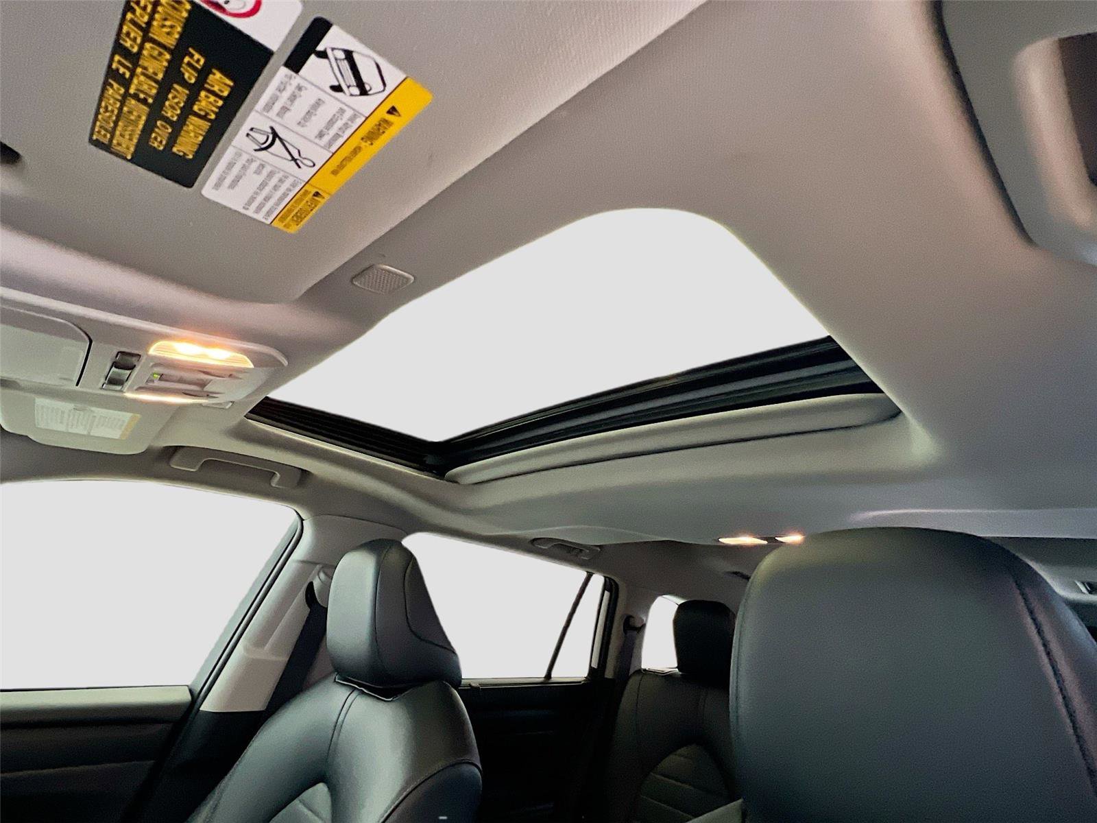 Used 2024 Toyota Highlander XLE image 7