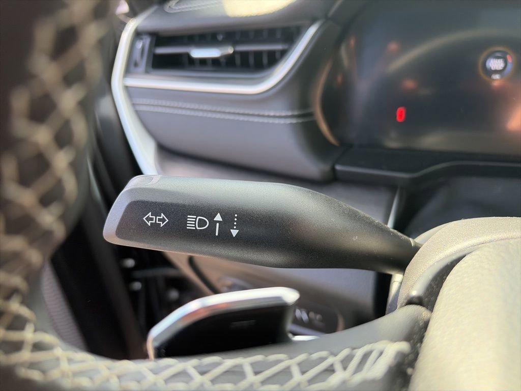 Used 2024 Jeep Grand Cherokee Limited w/ Black Appearance Package image 34