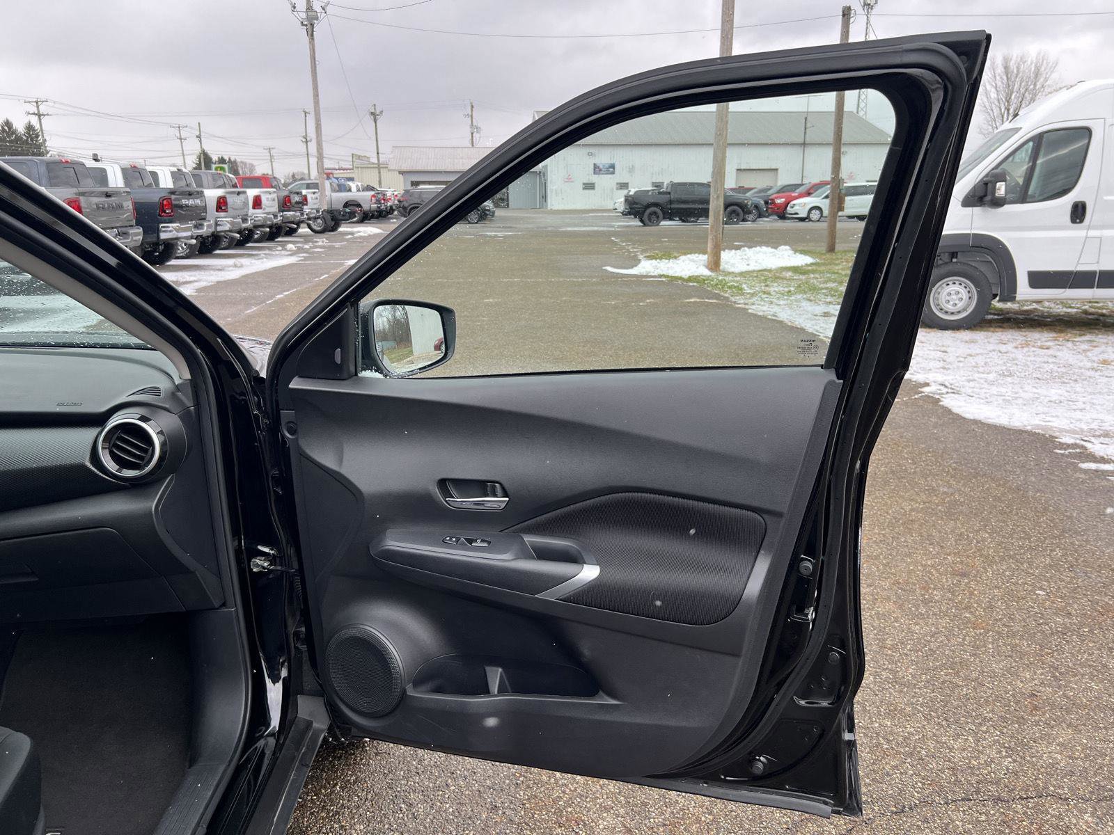 Used 2024 Nissan Kicks SV image 33