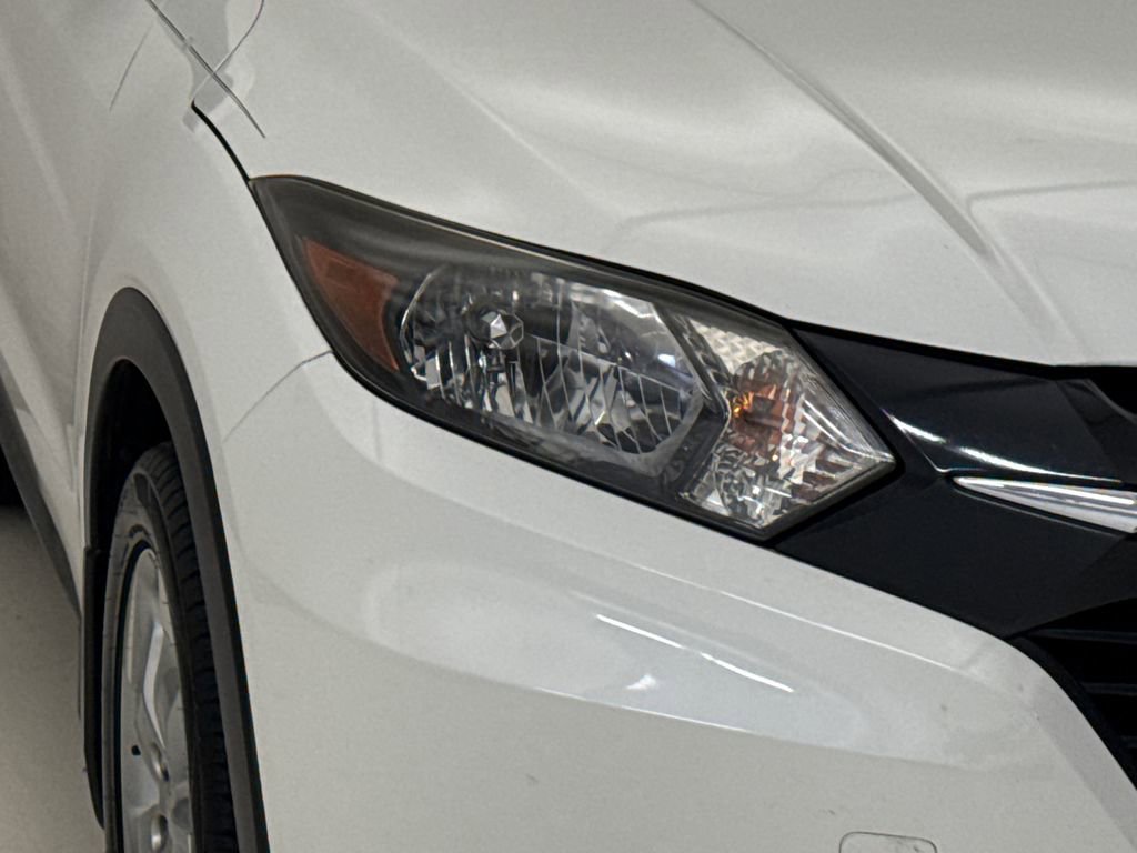 Used 2017 Honda HR-V LX image 5