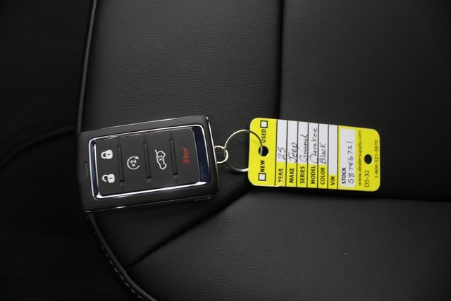 New 2025 Jeep Grand Cherokee L Limited w/ Black Appearance Package image 7