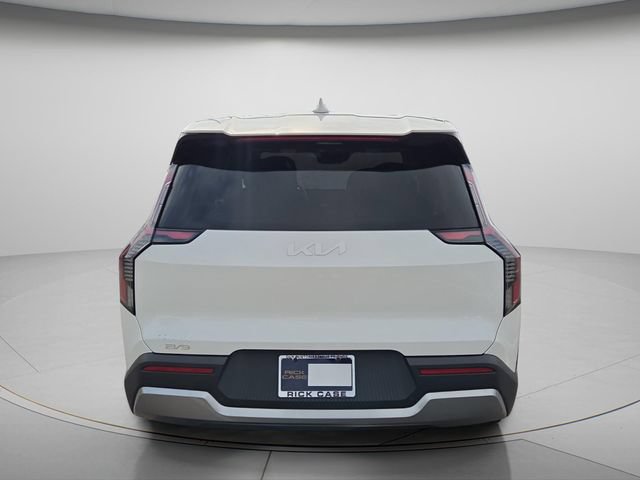 Used 2024 Kia EV9 Light Long Range RWD image 5