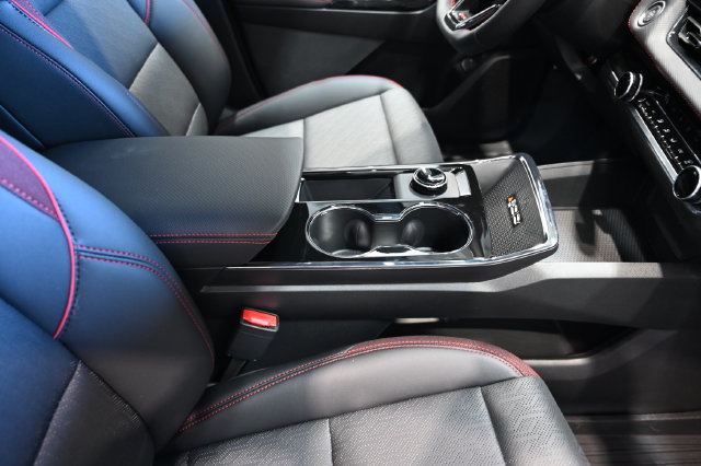 New 2027 Chevrolet Equinox RS w/ LPO, Floor Liner Package FWD image 20