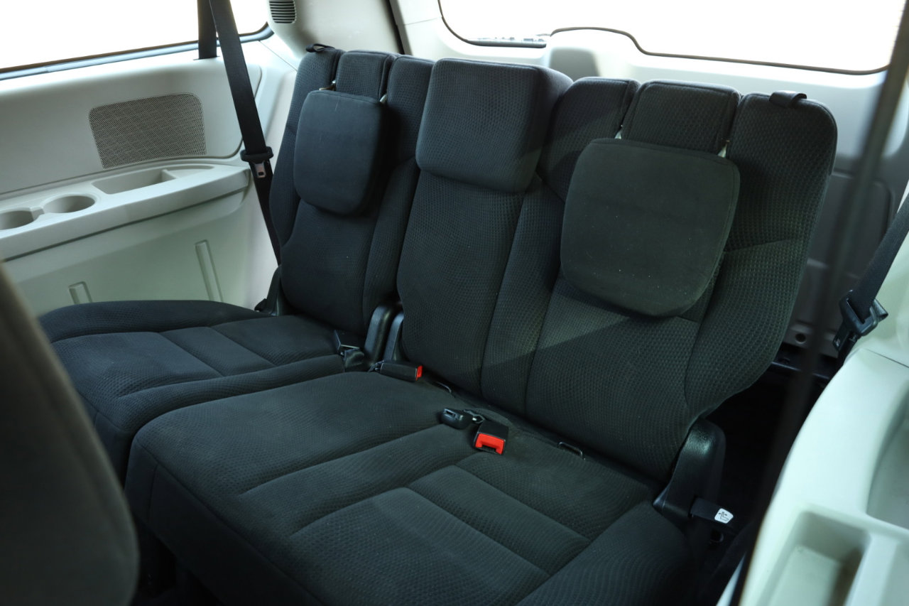 Used 2016 Dodge Grand Caravan American Value Package image 15