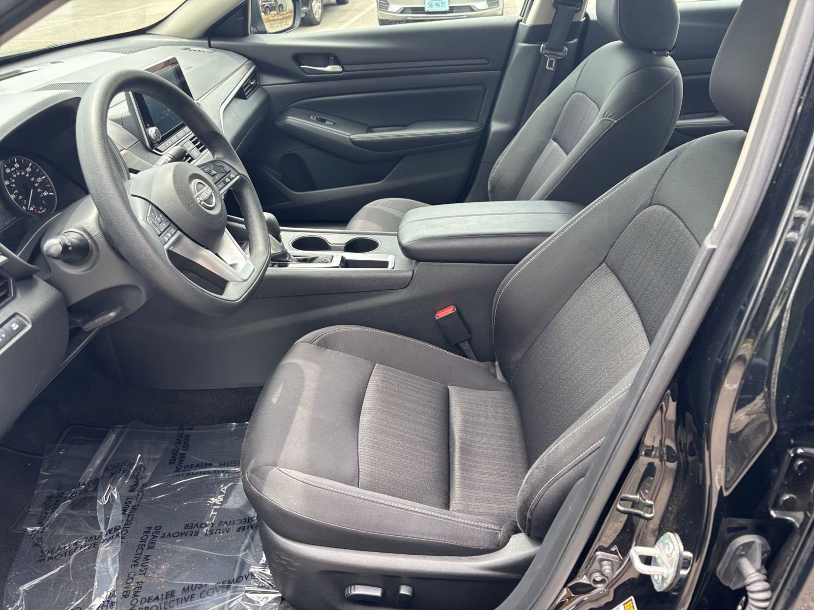 Used 2025 Nissan Altima 2.5 SV FWD image 28