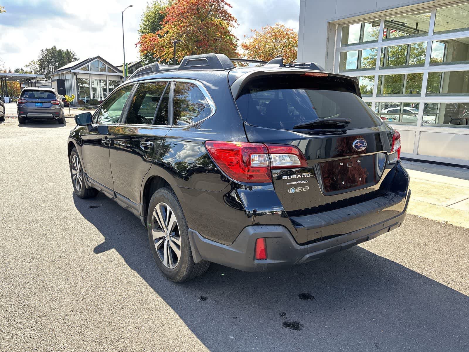 Used 2018 Subaru Outback 2.5i Limited AWD/4WD image 3