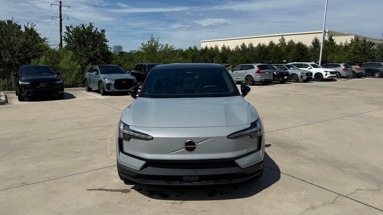 Used 2025 Volvo EX30 Ultra w/ Protection Package Premier AWD/4WD video 2