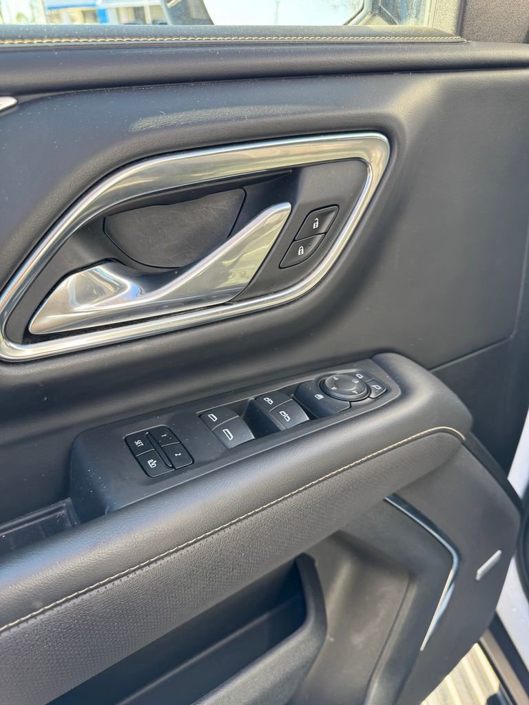 Used 2024 GMC Yukon SLT image 13