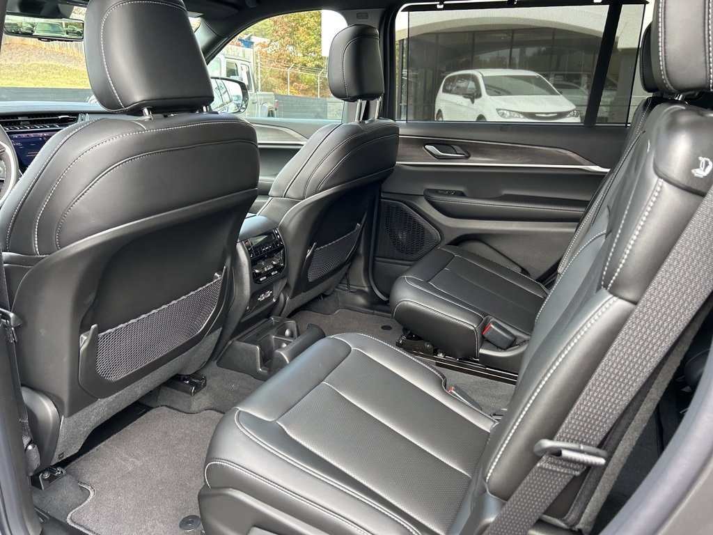 New 2025 Jeep Grand Cherokee L Limited image 21