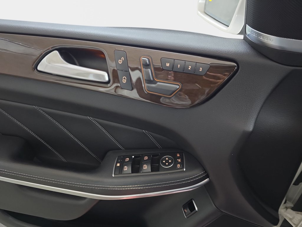 Used 2014 Mercedes-Benz GL 450 4MATIC image 27