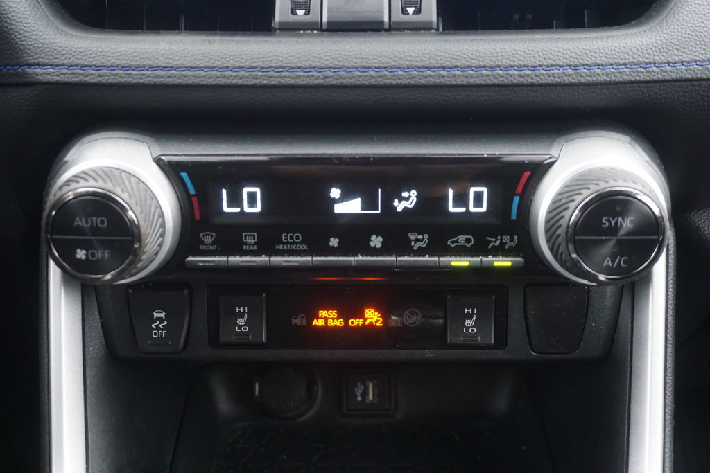 Used 2023 Toyota RAV4 XSE w/ XSE Grade Weather Package AWD/4WD image 13