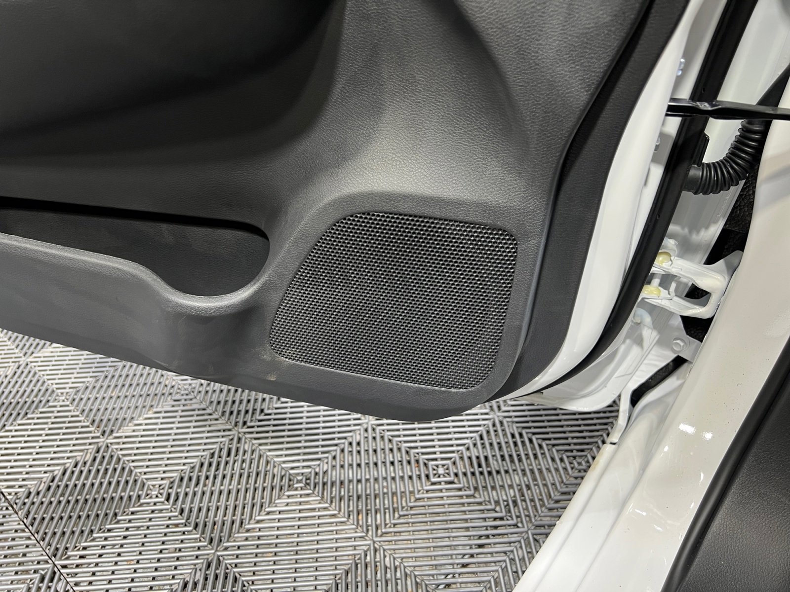 New 2025 Nissan Versa SV w/ Trunk Package image 27