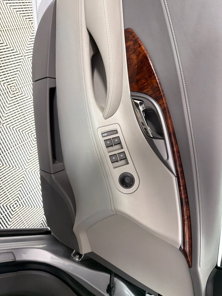 Used 2013 Buick LaCrosse Leather FWD image 9