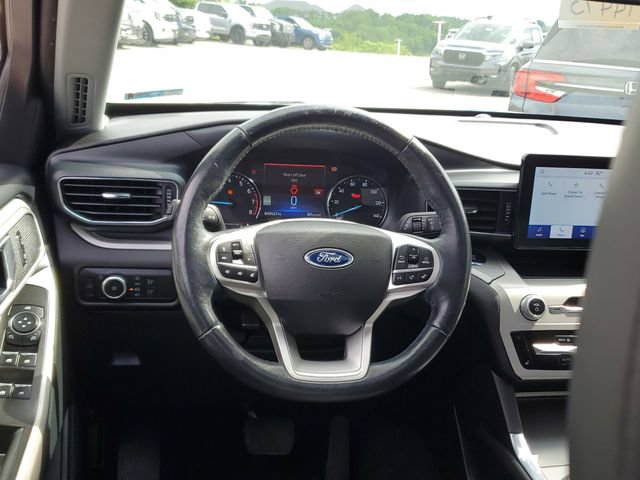 Used 2023 Ford Explorer XLT w/ Equipment Group 202A AWD/4WD image 11
