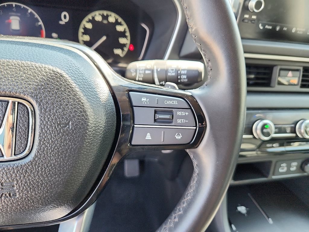 Used 2025 Honda Pilot EX-L image 17