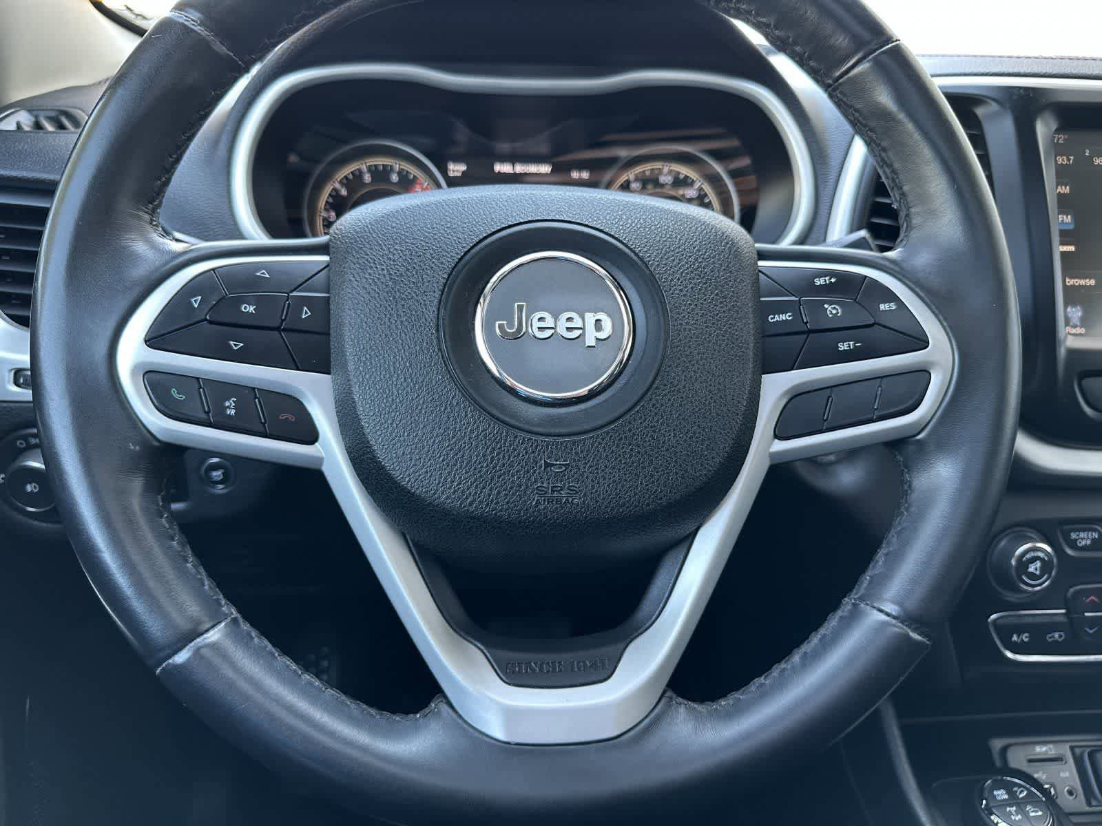 Used 2017 Jeep Cherokee Trailhawk w/ Comfort/Convenience Group AWD/4WD image 25