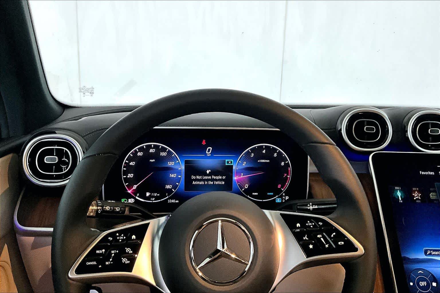 Used 2024 Mercedes-Benz GLC 300 4MATIC image 26