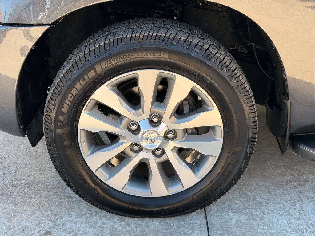 Used 2016 Toyota Sequoia Limited AWD/4WD image 17