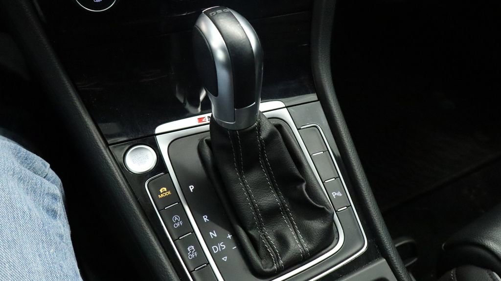 Used 2019 Volkswagen Golf R 4-Door image 30