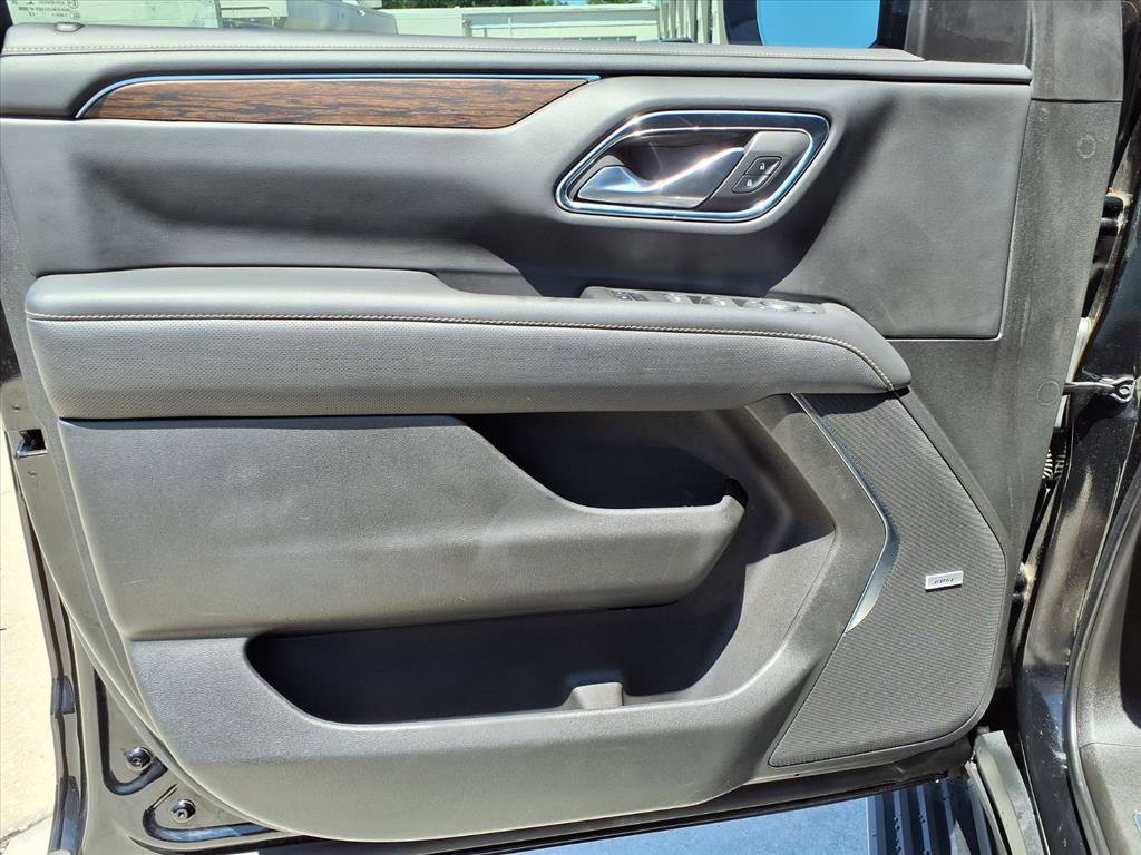 Used 2022 Chevrolet Suburban Premier AWD/4WD image 19