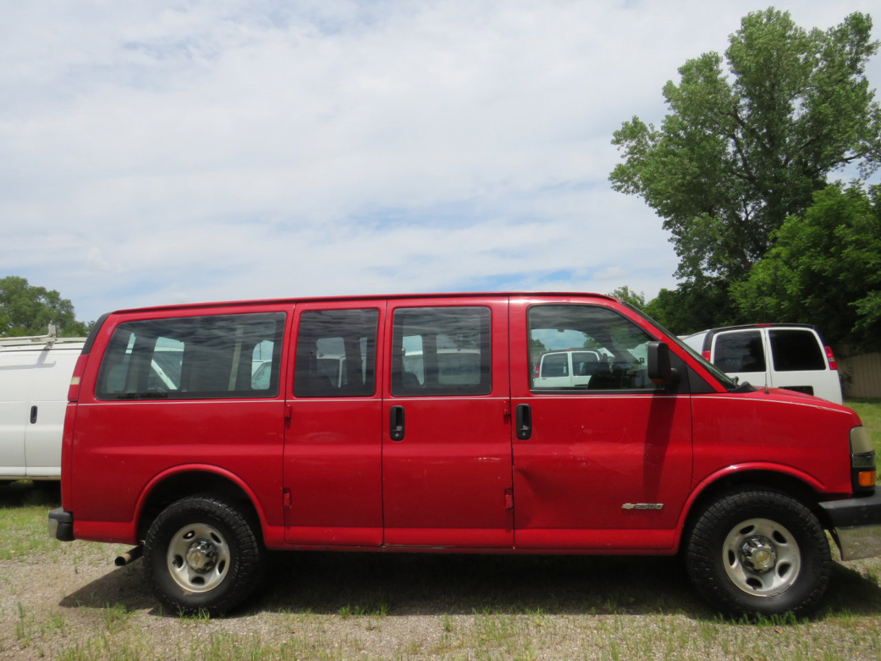 Used 2003 Chevrolet Express 2500 Passenger w/ LS Preferred Equipment Group image 4