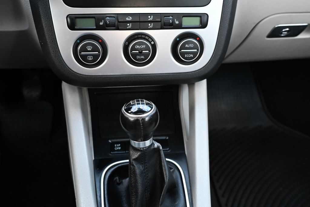 Used 2007 Volkswagen Eos 2.0T FWD image 20