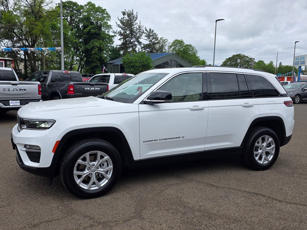 Used 2023 Jeep Grand Cherokee Limited AWD/4WD image 36