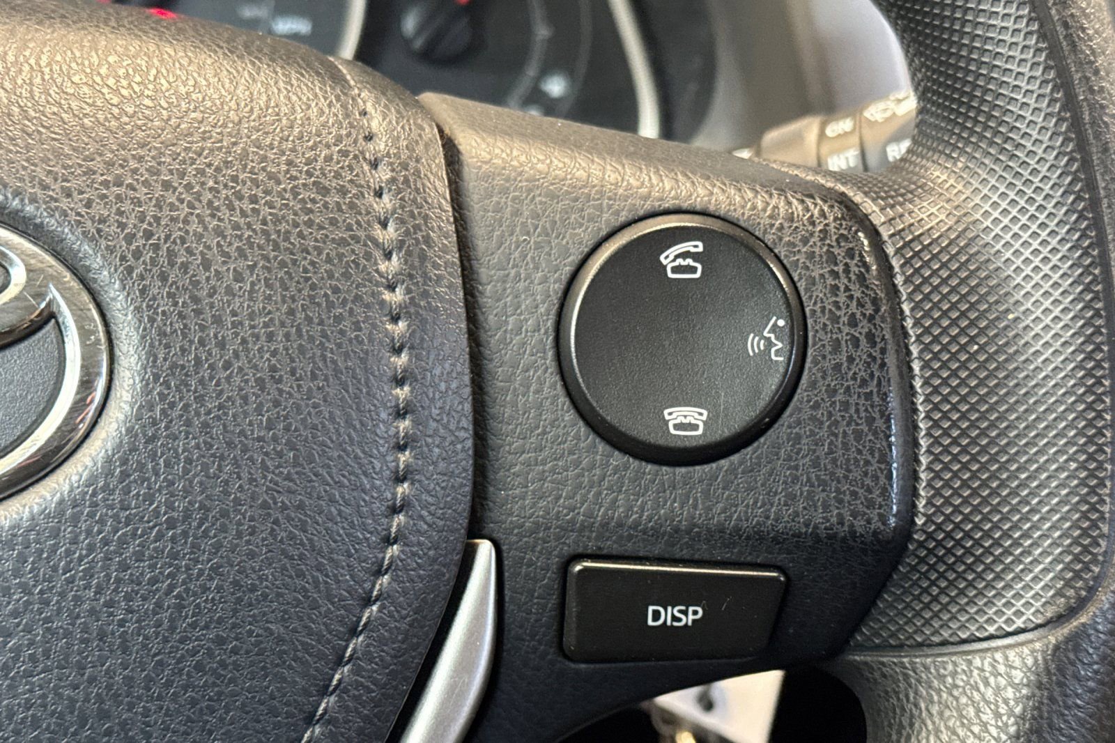 Used 2015 Toyota RAV4 XLE FWD image 29