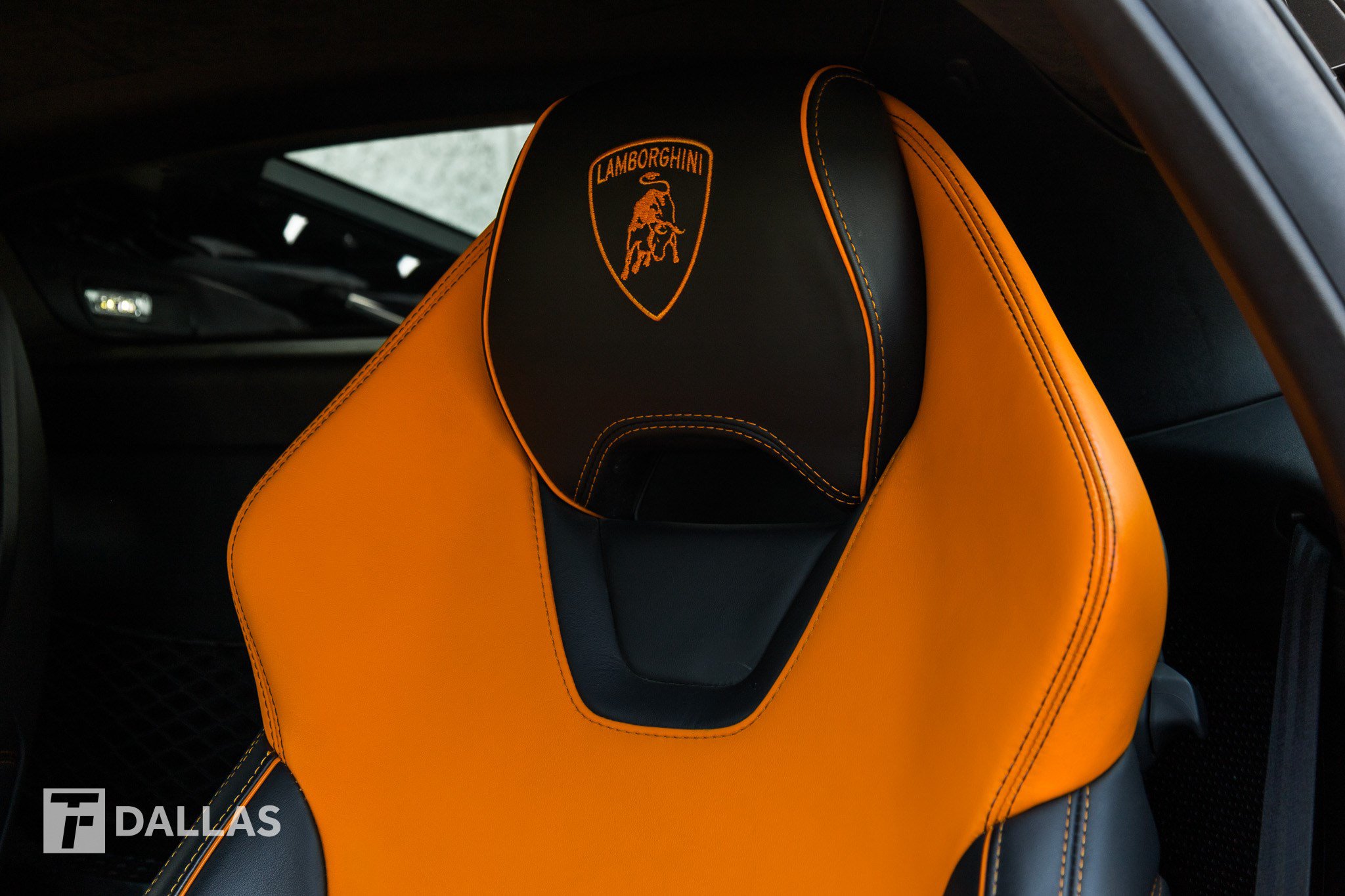 Used 2022 Lamborghini Huracan EVO RWD image 22