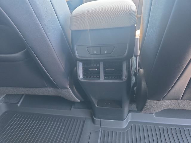 New 2026 Chevrolet Equinox ACTIV w/ Convenience Package III AWD/4WD image 22