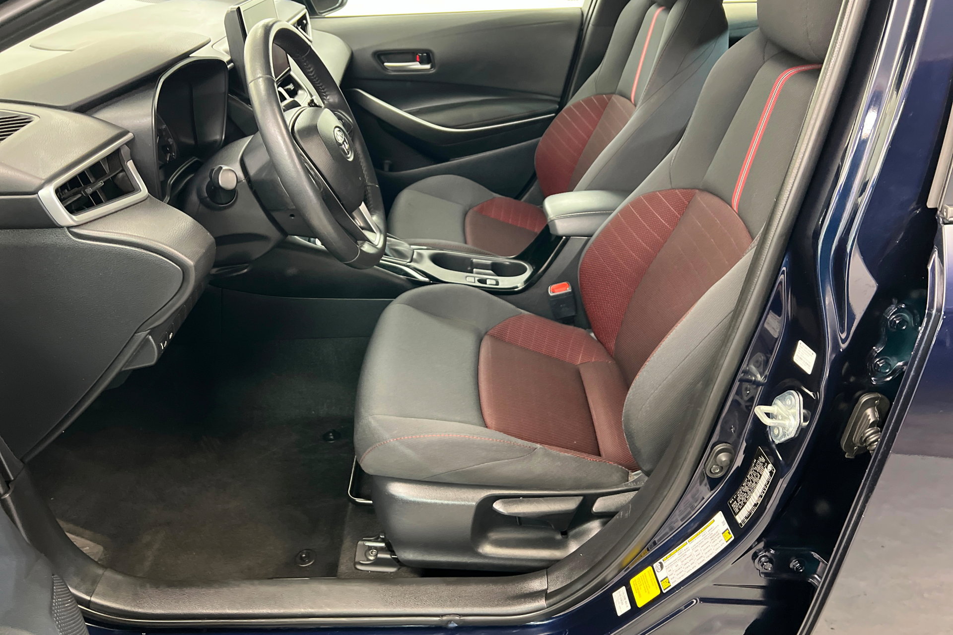 Used 2024 Toyota Corolla SE FWD image 18