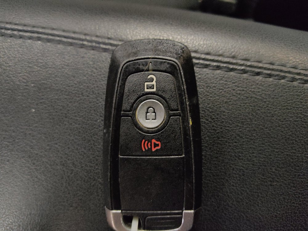 Used 2020 Ford Edge SE FWD image 32