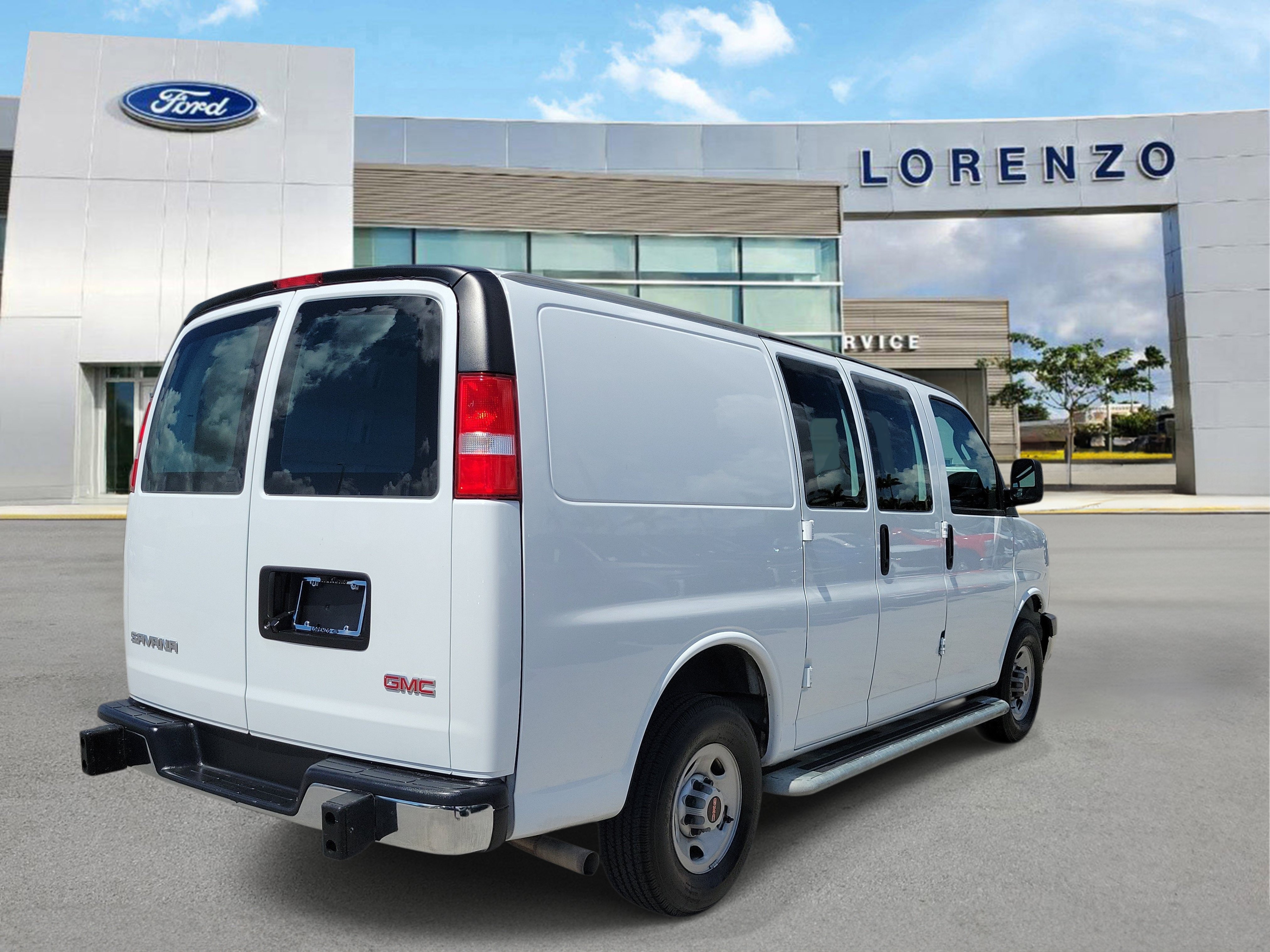 Used 2024 GMC Savana 2500 w/ Driver Convenience Package RWD image 5