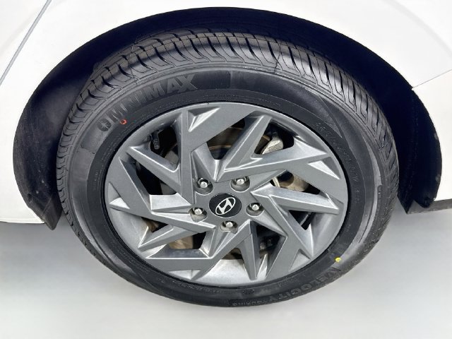 Used 2024 Hyundai Elantra SEL FWD image 29