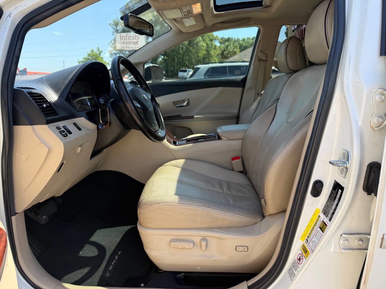 Used 2011 Toyota Venza w/ Comfort Pkg FWD image 18
