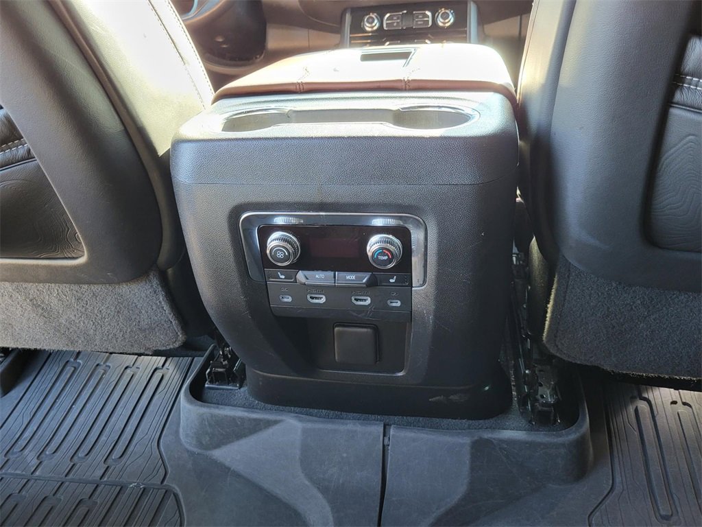 Used 2023 GMC Yukon XL Denali Ultimate image 15