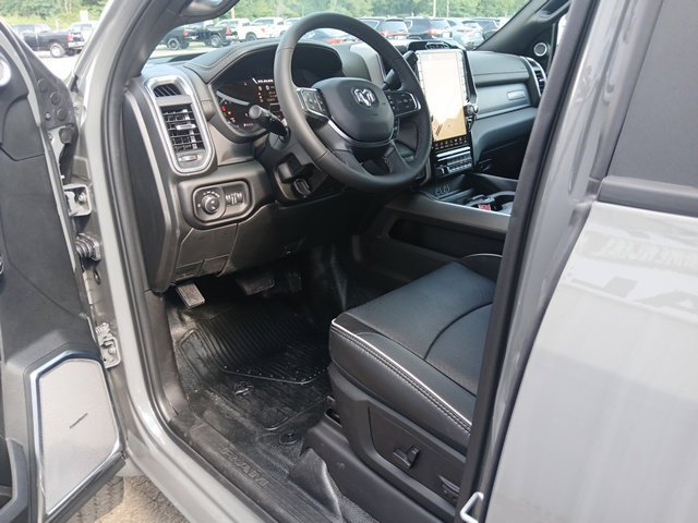 New 2026 RAM 4500 4x4 Crew Cab DRW w/ Laramie Trim Package image 45