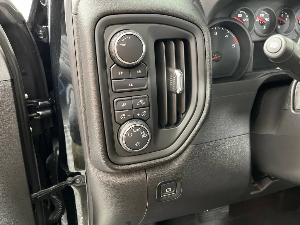 Certified 2024 Chevrolet Silverado 2500 Custom w/ Custom Value Package AWD/4WD image 30