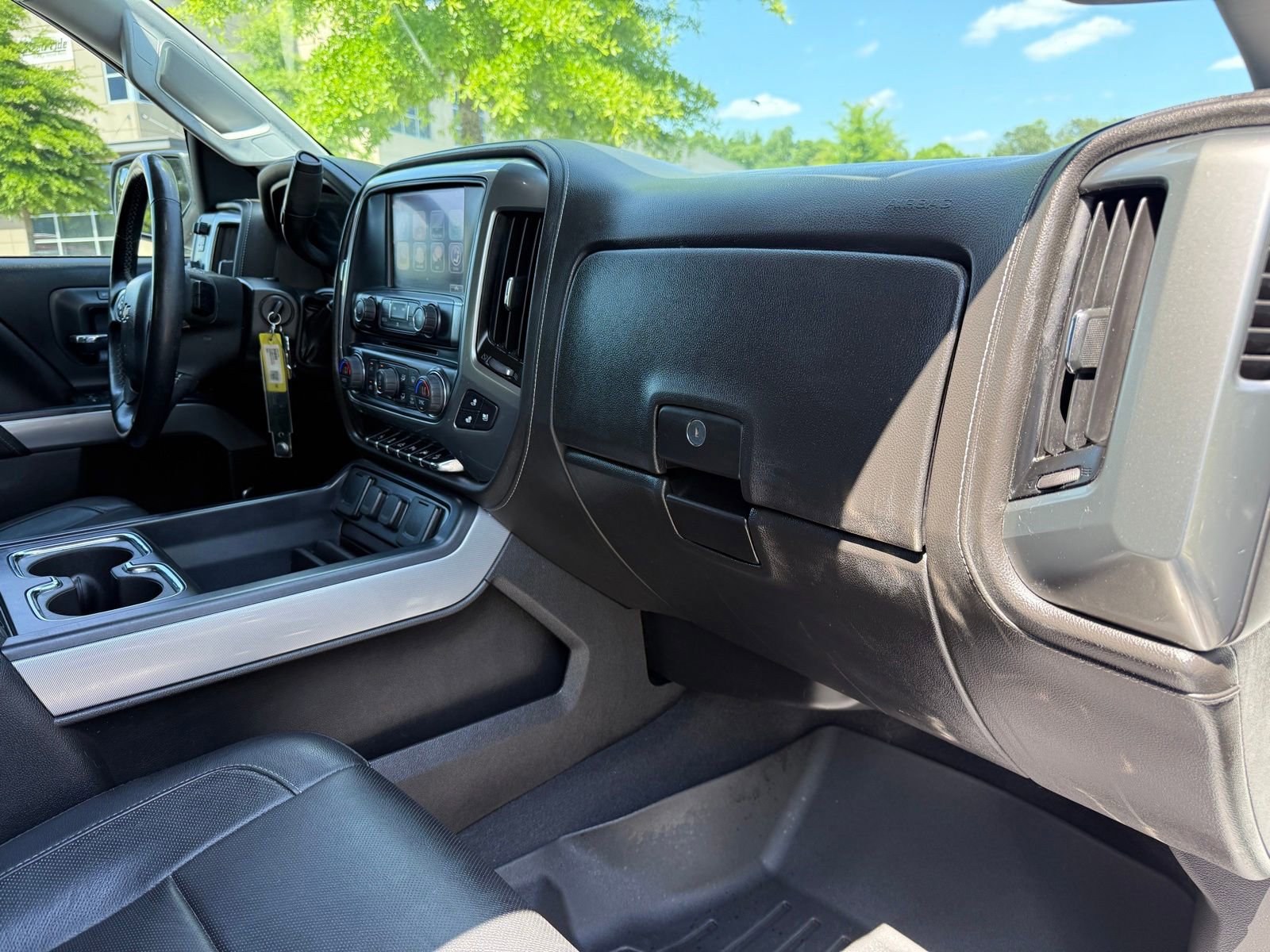 Used 2018 Chevrolet Silverado 1500 LTZ Z71 w/ LTZ Plus Package AWD/4WD image 22