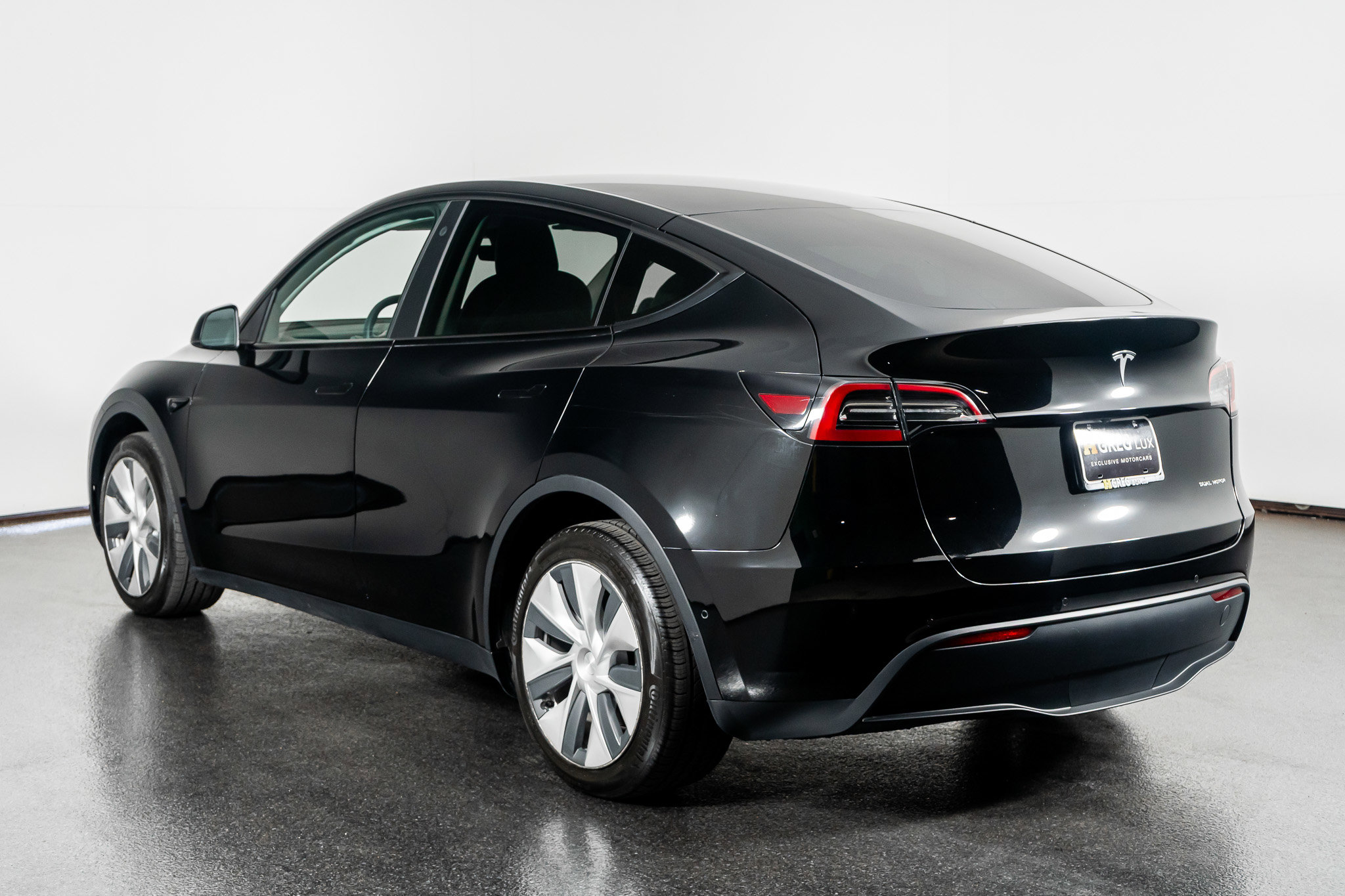 Used 2022 Tesla Model Y Long Range image 17