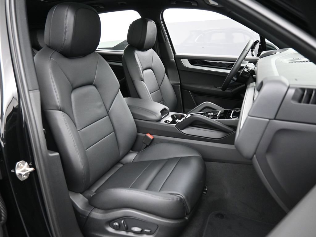 New 2026 Porsche Cayenne image 30