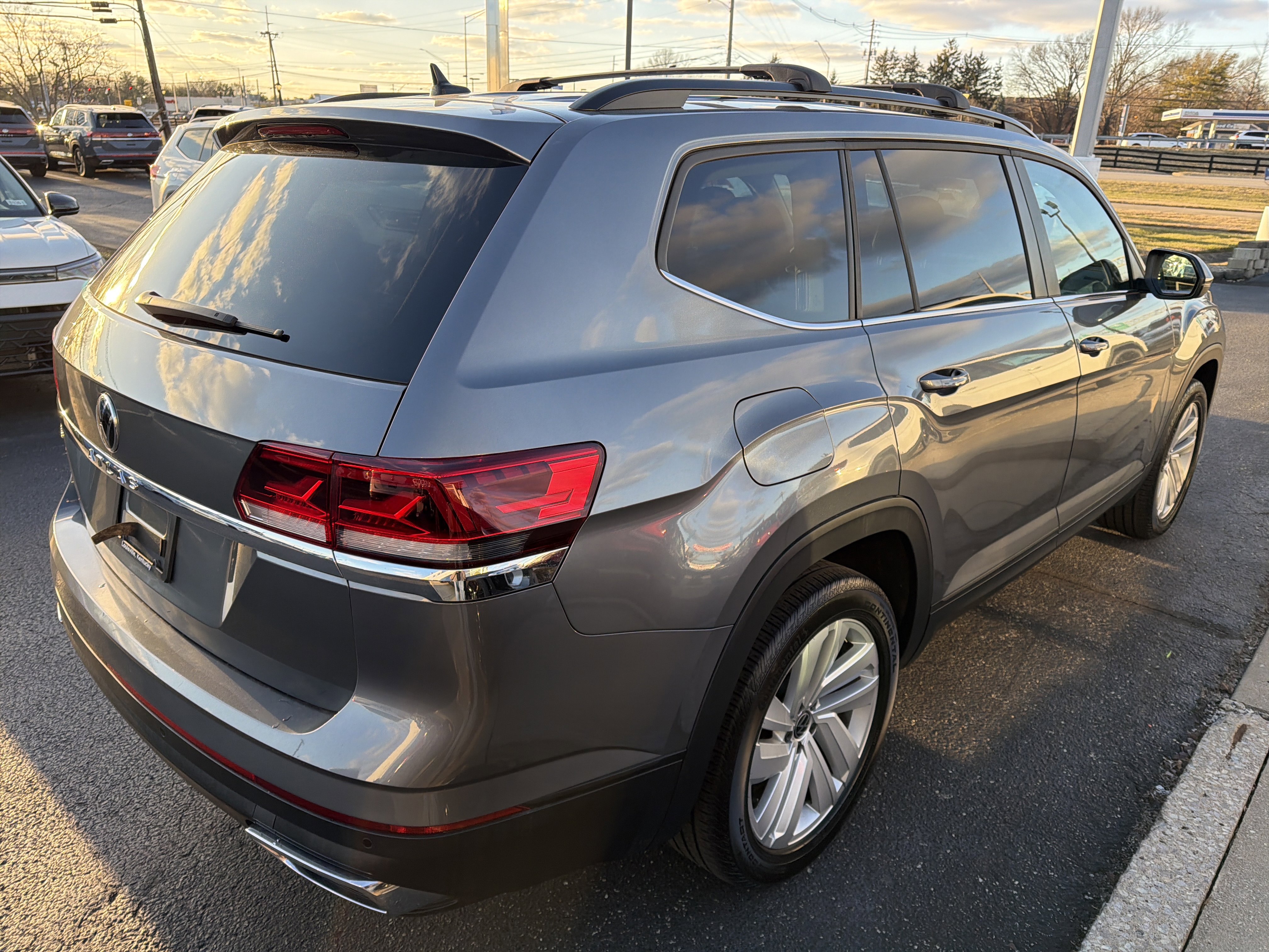 Used 2021 Volkswagen Atlas SE image 7