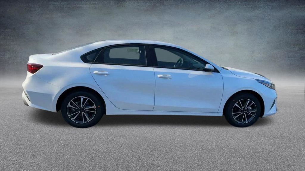 Used 2024 Kia Forte LXS w/ LXS Technology Package FWD image 24