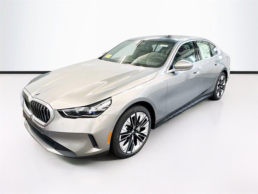 New 2026 BMW 530i xDrive w/ Premium Package