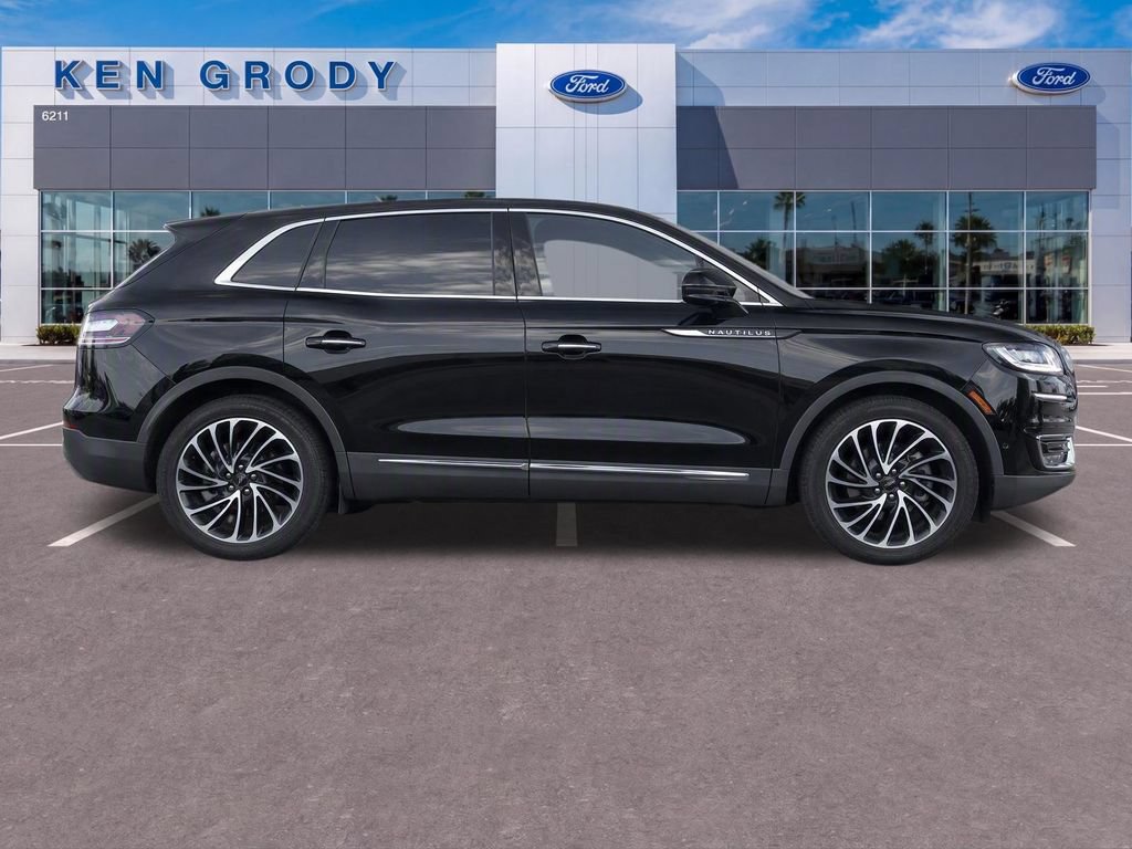 Used 2019 Lincoln Nautilus Reserve w/ Driver Assistance Package FWD image 9