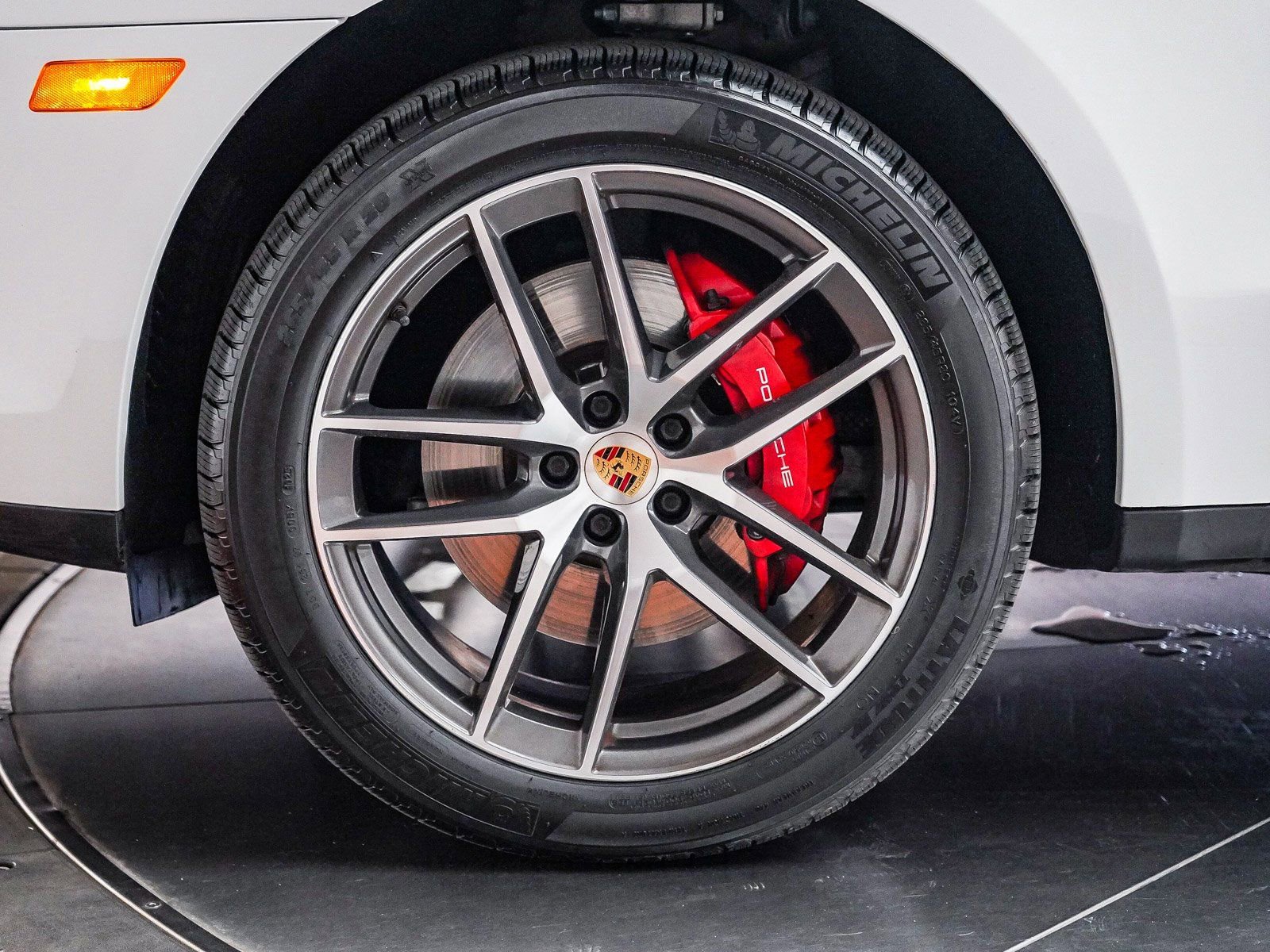 Certified 2022 Porsche Macan S image 14