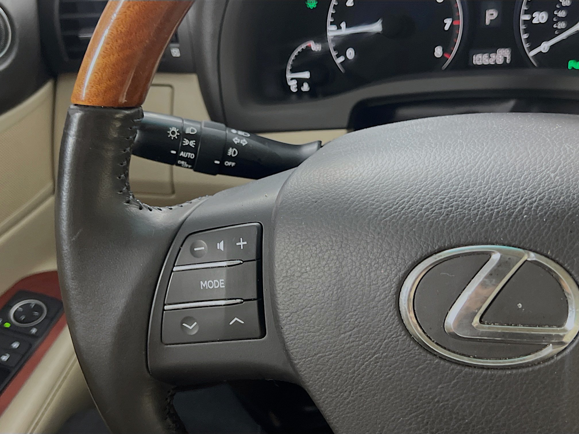Used 2012 Lexus RX 350 FWD w/ Premium Pkg image 19