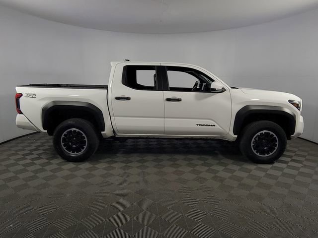 Used 2024 Toyota Tacoma TRD Off-Road image 10