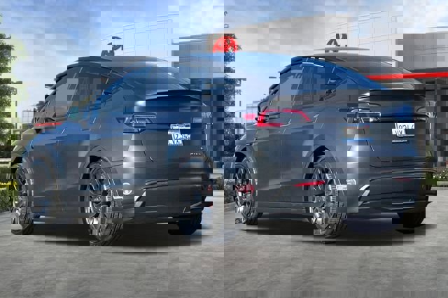 Used 2024 Tesla Model Y Performance image 6